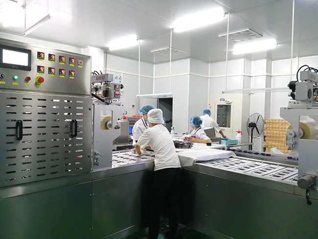 บล็อกบริษัทล่าสุดเกี่ยวกับ การติดตั้งสายการผลิตบรรจุภัณฑ์บรรยากาศปรับปรุง Blueberry MAP